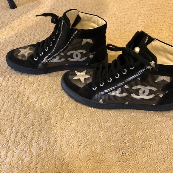 CHANEL DALLAS PARIS SNEAKERS SZ 39 & 1/2 - Picture 2 of 7